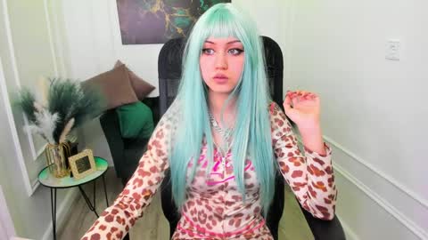 tiffanyyoun online show from 04-05-26, 11:07