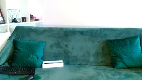 Snapshot of tiffquinn chatting on 06-19-26, 09:35 tiff online show from 06-19-26, 09:35