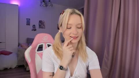 Tiffany online show from 04-02-26, 03:26