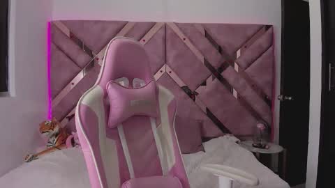 Ana online show from 03-22-26, 05:49