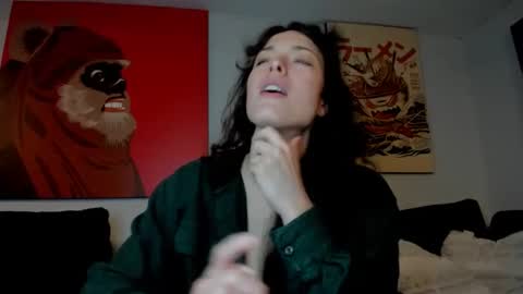 Snapshot of tiggerrosey chatting on 10-28-25, 07:49   All my Links online show from 10-28-25, 07:49