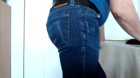 Snapshot of tightshortsspank chatting on 03-08-25, 09:40 Tightshortsspank online show from 03-08-25, 09:40