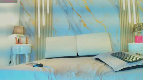 T I F F A N Y online show from 04-15-26, 08:09