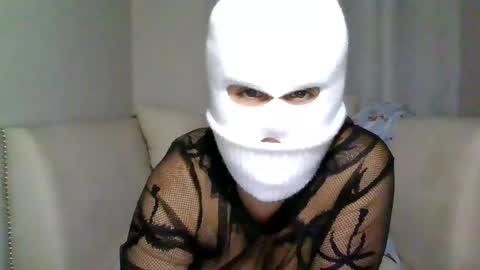 Snapshot of tiinkerbell26 chatting on 02-11-25, 04:01 tiinkerbell26 online show from 02-11-25, 04:01