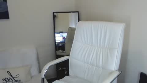 Tilly online show from 12-14-24, 03:58