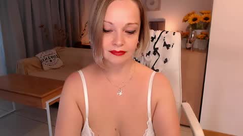 Snapshot of tilly_eliot chatting on 04-25-26, 08:28 Tilly online show from 04-25-26, 08:28