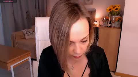 Snapshot of tilly_eliot chatting on 06-14-26, 08:22 Tilly online show from 06-14-26, 08:22