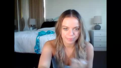 Snapshot of tilylove chatting on 04-30-26, 06:42 Tily Love online show from 04-30-26, 06:42