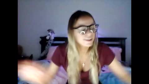Snapshot of tilylove chatting on 05-19-26, 12:27 Tily Love online show from 05-19-26, 12:27