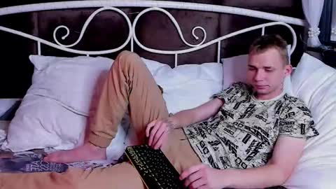 Snapshot of tim_blackk chatting on 09-10-25, 09:26 Tim online show from 09-10-25, 09:26