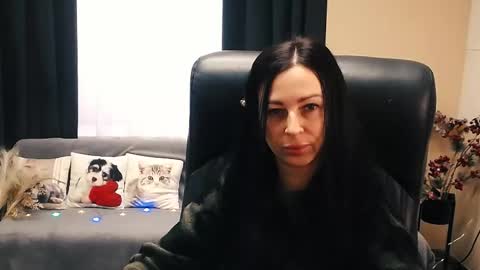 Luisa online show from 10-24-25, 07:38