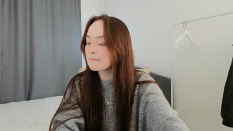 Mia online show from 03-27-26, 01:44