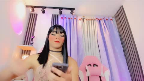 Snapshot of timmy_boyy chatting on 03-05-25, 12:38 Hallie And Annie online show from 03-05-25, 12:38