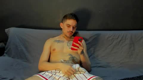 Snapshot of timothy_eliot chatting on 05-06-26, 05:25 wanna play bareback uncut colombian couple new twink bbk online show from 05-06-26, 05:25