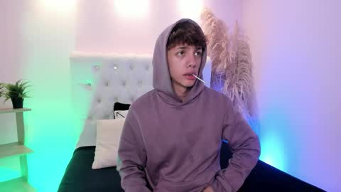 Timothy 21 years old online show from 11-19-25, 08:20