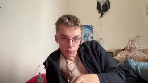 Snapshot of timveret chatting on 12-03-24, 11:22 Wizard online show from 12-03-24, 11:22