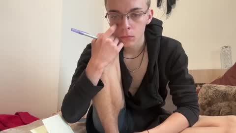 Snapshot of timveret chatting on 12-08-24, 11:24 Wizard online show from 12-08-24, 11:24