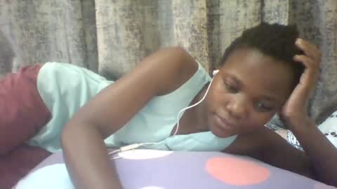 Snapshot of tina2030_1 chatting on 07-18-26, 07:12 tee online show from 07-18-26, 07:12