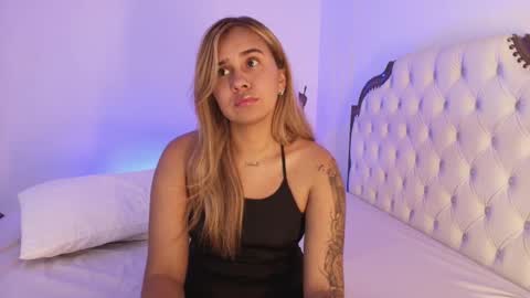 Snapshot of tina_loove chatting on 02-25-26, 07:45 Tina online show from 02-25-26, 07:45