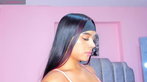 Snapshot of tina_noa chatting on 02-11-25, 03:29 Tina noa online show from 02-11-25, 03:29