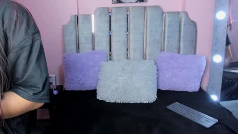 Snapshot of tina_noa chatting on 02-27-25, 03:25 Tina noa online show from 02-27-25, 03:25