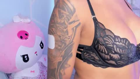 Snapshot of tina_noa chatting on 09-12-25, 11:43 Tina noa online show from 09-12-25, 11:43