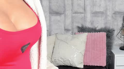 Snapshot of tina_noa chatting on 09-19-25, 11:33 Tina noa online show from 09-19-25, 11:33