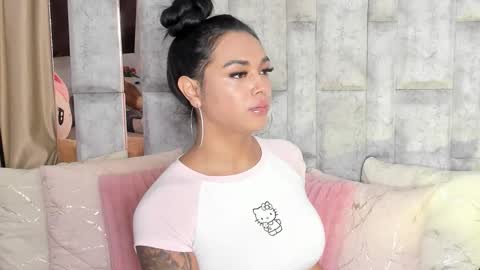 Snapshot of tina_noa chatting on 10-01-25, 11:27 Tina noa online show from 10-01-25, 11:27