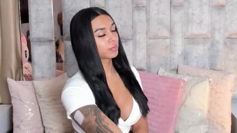 Snapshot of tina_noa chatting on 10-03-25, 11:51 Tina noa online show from 10-03-25, 11:51