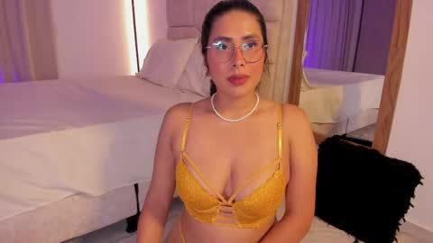tina_olsen07 online show from 04-20-26, 11:28