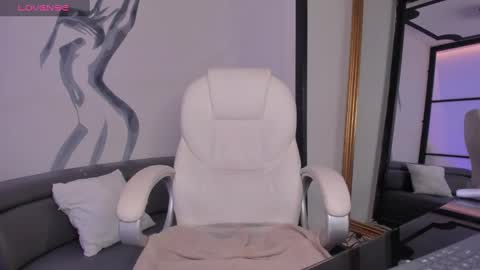 Tina  online show from 02-11-25, 07:05