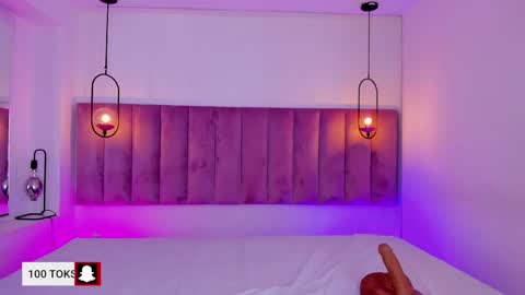 Snapshot of tinacurly chatting on 09-30-25, 03:33 Tina online show from 09-30-25, 03:33