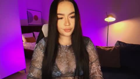 Snapshot of tinafox_ chatting on 02-18-26, 08:21 hi im curvy babyface girlie Tina online show from 02-18-26, 08:21