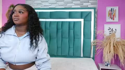 Snapshot of tinajones20 chatting on 06-08-26, 02:17 Tina online show from 06-08-26, 02:17