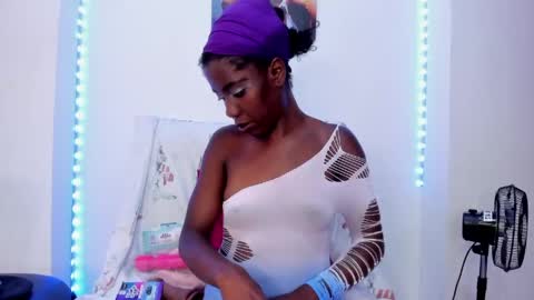 Snapshot of tinas_smith chatting on 04-30-26, 06:58 tinas_smith online show from 04-30-26, 06:58