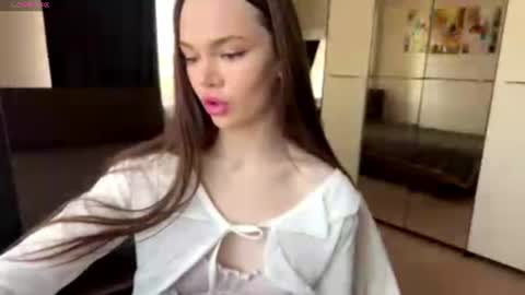 tinashyy online show from 06-15-26, 07:43