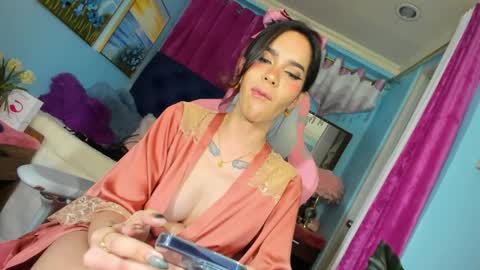Snapshot of tinatemptsxxx chatting on 05-11-26, 02:45 Tina Valentine online show from 05-11-26, 02:45