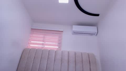 Snapshot of tinkerbell_1 chatting on 01-16-26, 07:18 tinkerbell online show from 01-16-26, 07:18