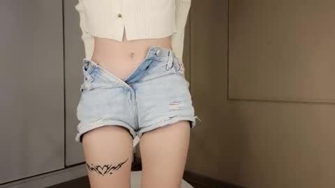 Tina online show from 09-18-25, 06:59