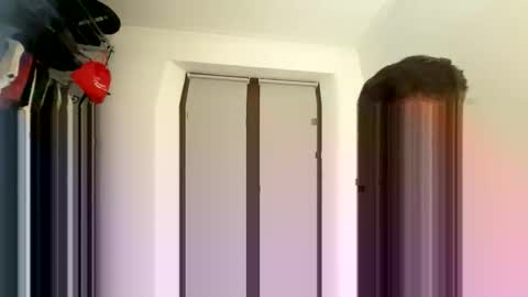 tinky0101 online show from 10-27-25, 05:17