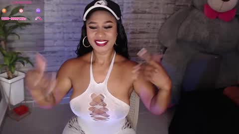 Snapshot of tinna__hottie chatting on 10-02-25, 01:07 Tinna Goddess online show from 10-02-25, 01:07