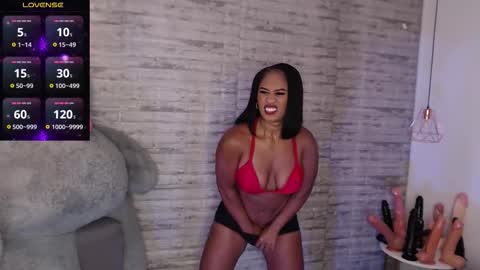 Snapshot of tinna__hottie chatting on 10-25-25, 12:13 Tinna Goddess online show from 10-25-25, 12:13