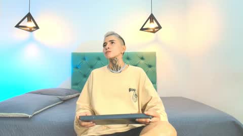 Snapshot of tinny_and_candy chatting on 03-10-25, 12:59 TINNY AND CANDY online show from 03-10-25, 12:59