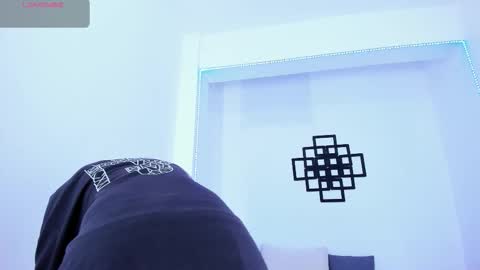 Snapshot of tinny_and_candy chatting on 09-23-25, 10:18 TINNY AND CANDY online show from 09-23-25, 10:18