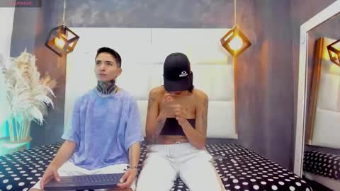 Snapshot of tinny_and_candy chatting on 10-20-25, 12:27 TINNY AND CANDY online show from 10-20-25, 12:27