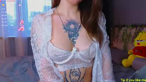 Snapshot of tinnymollys01 chatting on 05-27-26, 01:19 Molly online show from 05-27-26, 01:19
