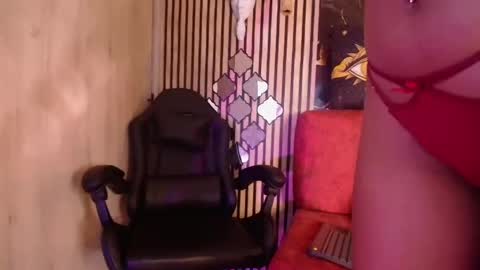 Tiny  online show from 05-07-26, 04:51