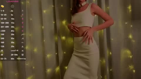 Snapshot of tiny_lilyy chatting on 05-17-26, 05:09 Lily online show from 05-17-26, 05:09