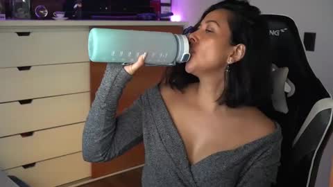 Ana Molly online show from 01-21-25, 01:18