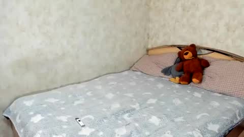 tiny_sparkling online show from 06-10-26, 05:56